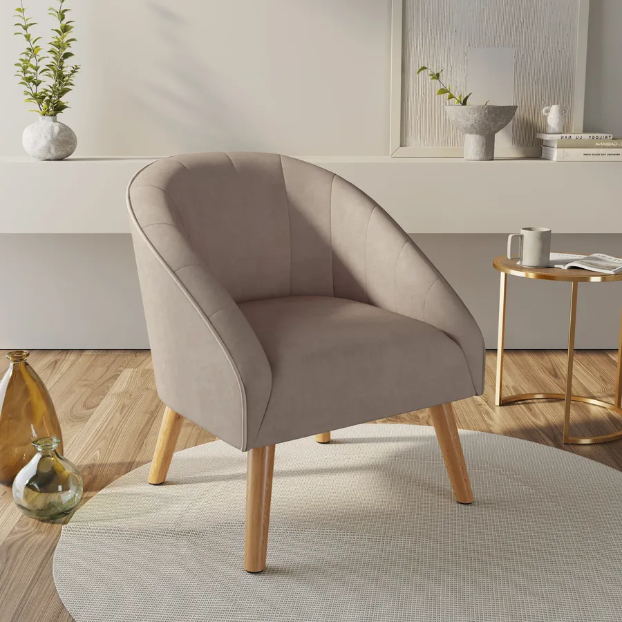 Poltrona in velluto tortora con gambe effetto legno Fable