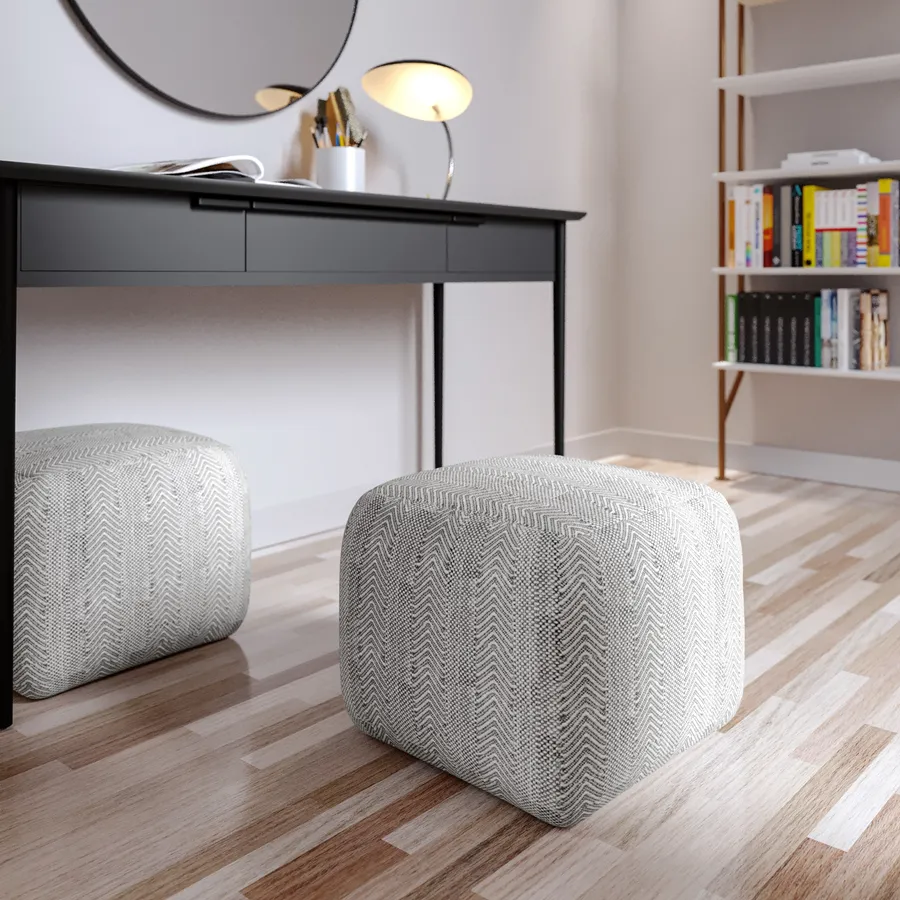 Pouf imbottito 45x45 cm in tessuto idrorepellente a quadri grigio - Rupert