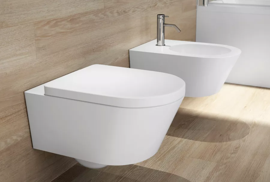 Vaso sospeso in ceramica lucida Smart con sedile soft-close