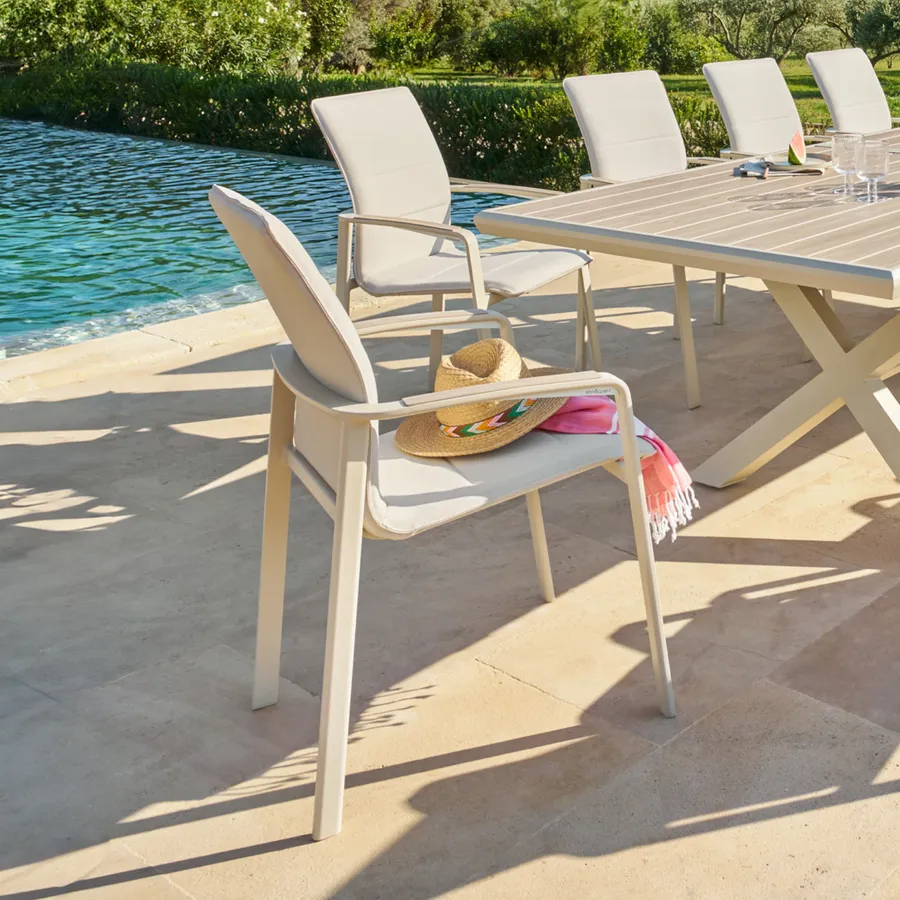 Sedia con braccioli in Velluto e Metallo Dorato Beige Lotto di 6 ZAOVA