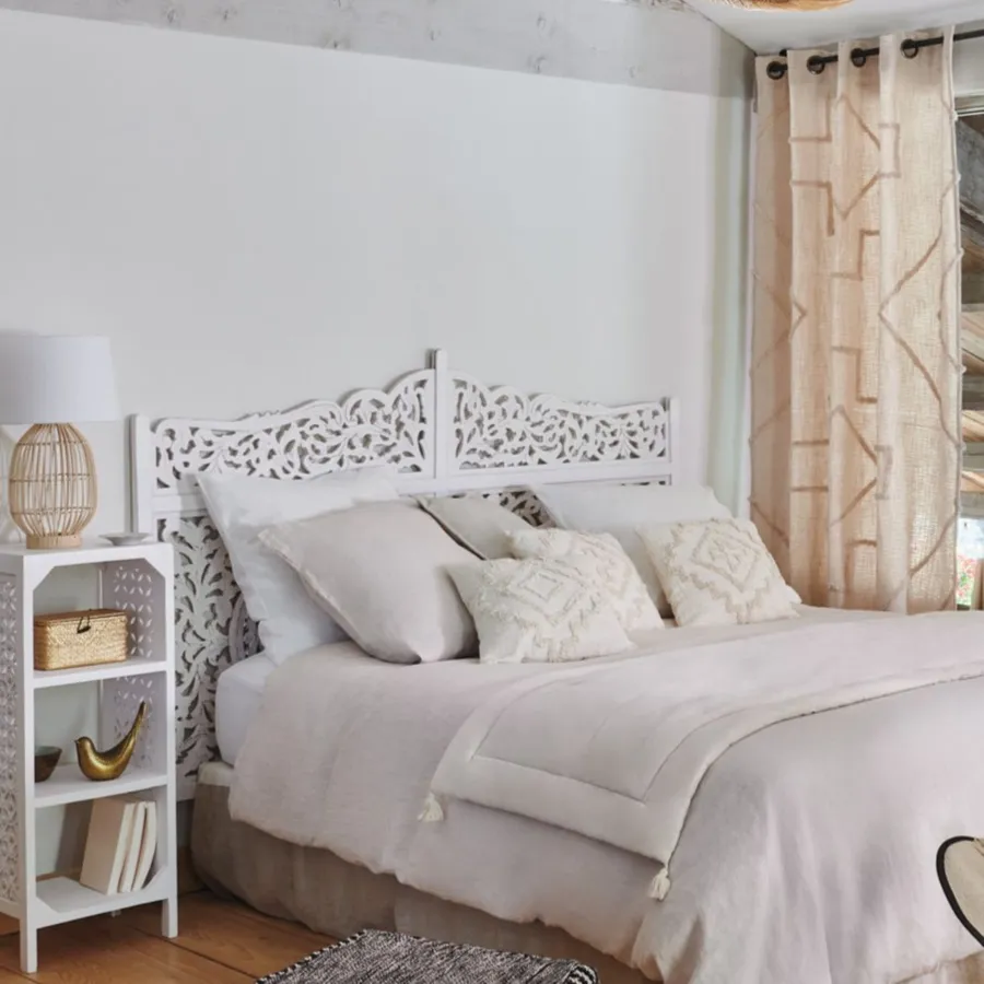 Testata per letto matrimoniale 182x123h cm in legno bianco intagliato