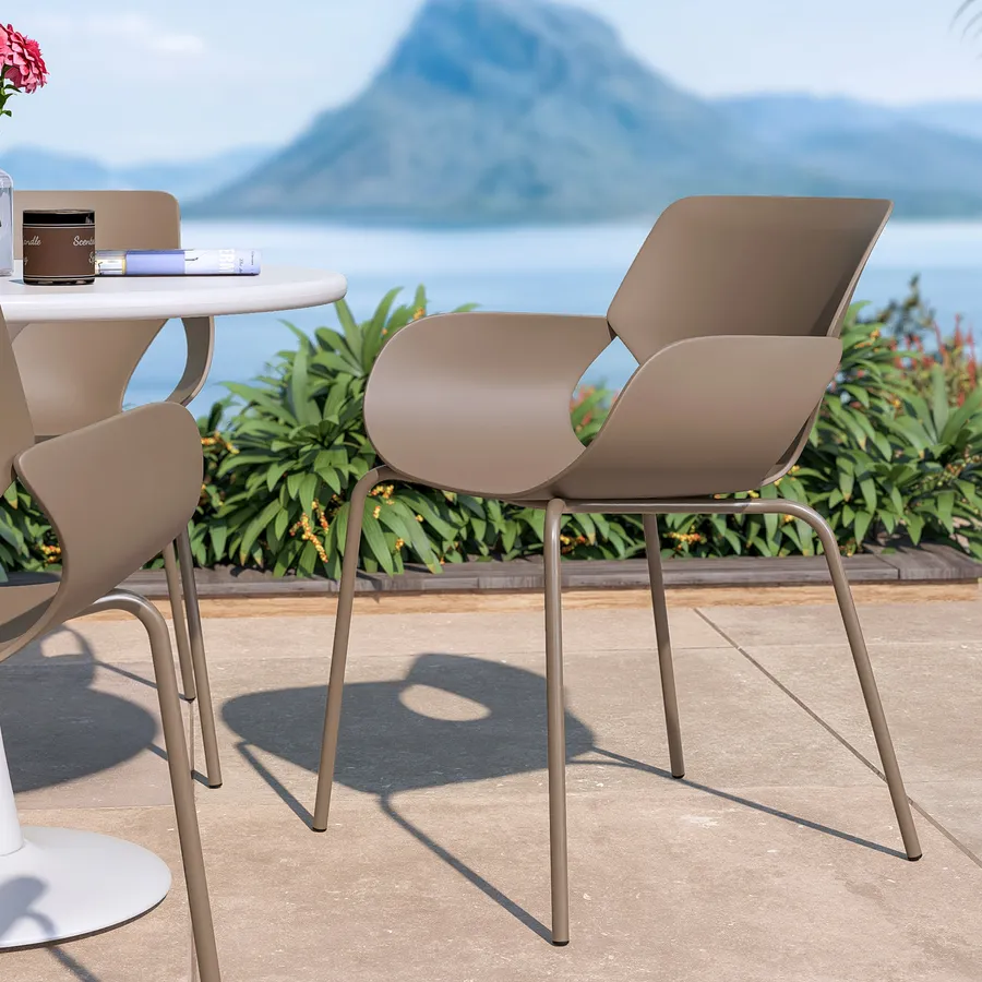 IDIMEX Nivel – Set Di 4 Sedie Da Giardino In Plastica Beige Resistente UV – Gambe In Metallo Nero – Altezza Seduta 48 Cm – Portata 110 Kg – Per Terrazzo Esterno