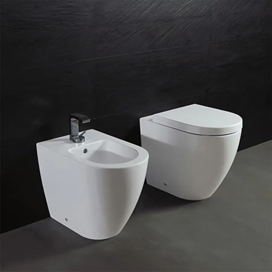 Sanitari filoparete ceramica per arredo bagno moderno wc bidet e copriwc