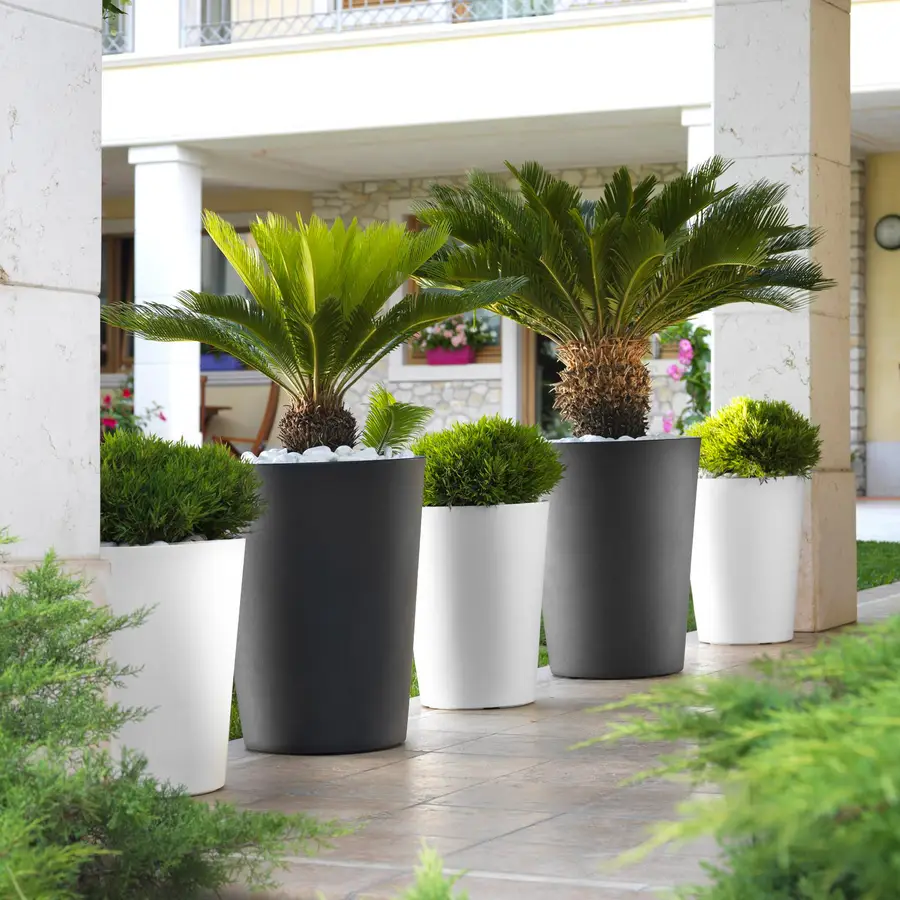 Vaso da giardino alto in plastica riciclabile 100% design moderno color  antracite altezza 65 cm