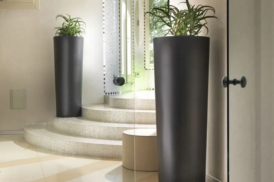 Vaso alto da giardino in plastica riciclabile 100% design moderno antracite  altezza 110 cm
