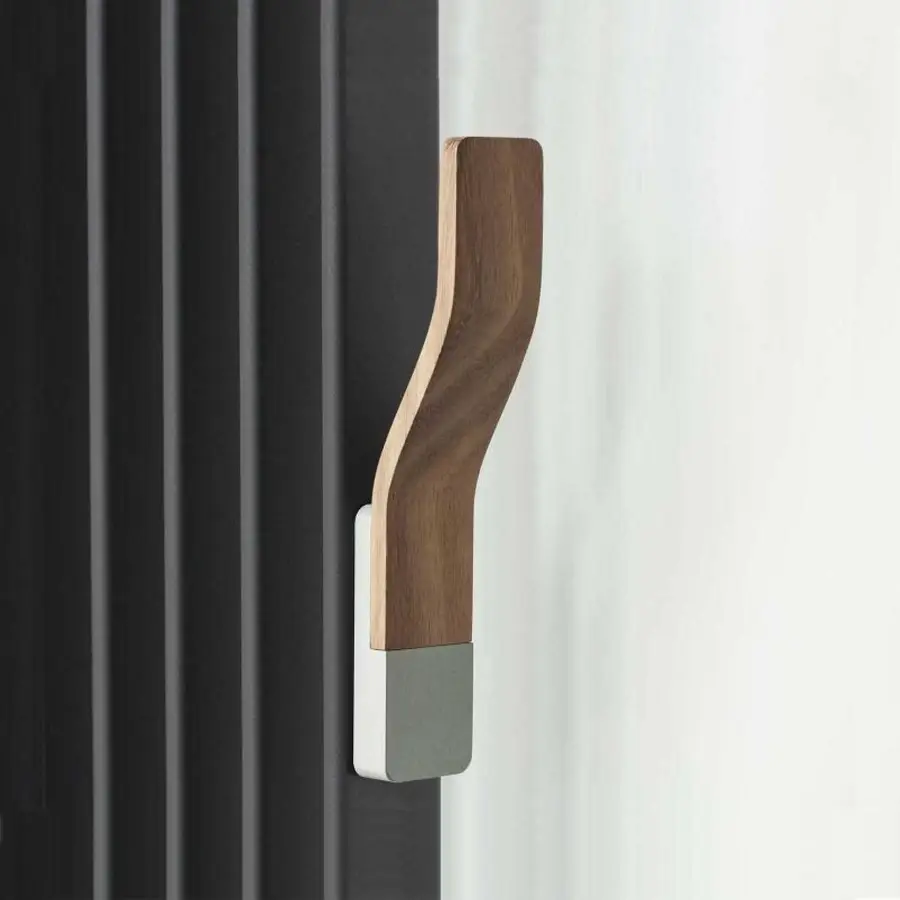 Gancio magnetico Hook per termoarredo Lazzarini in legno teak e alluminio