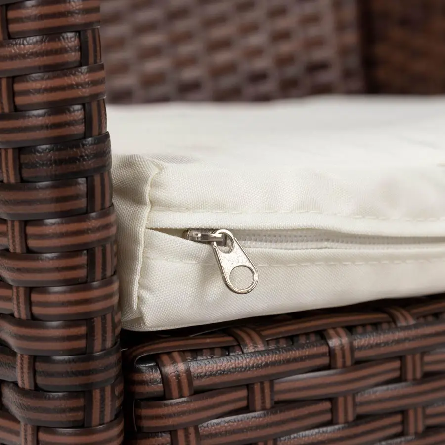 Set pranzo polyrattan marrone chiaro tavolo 130 cm e 6 poltrone cuscini  bianchi - Capri
