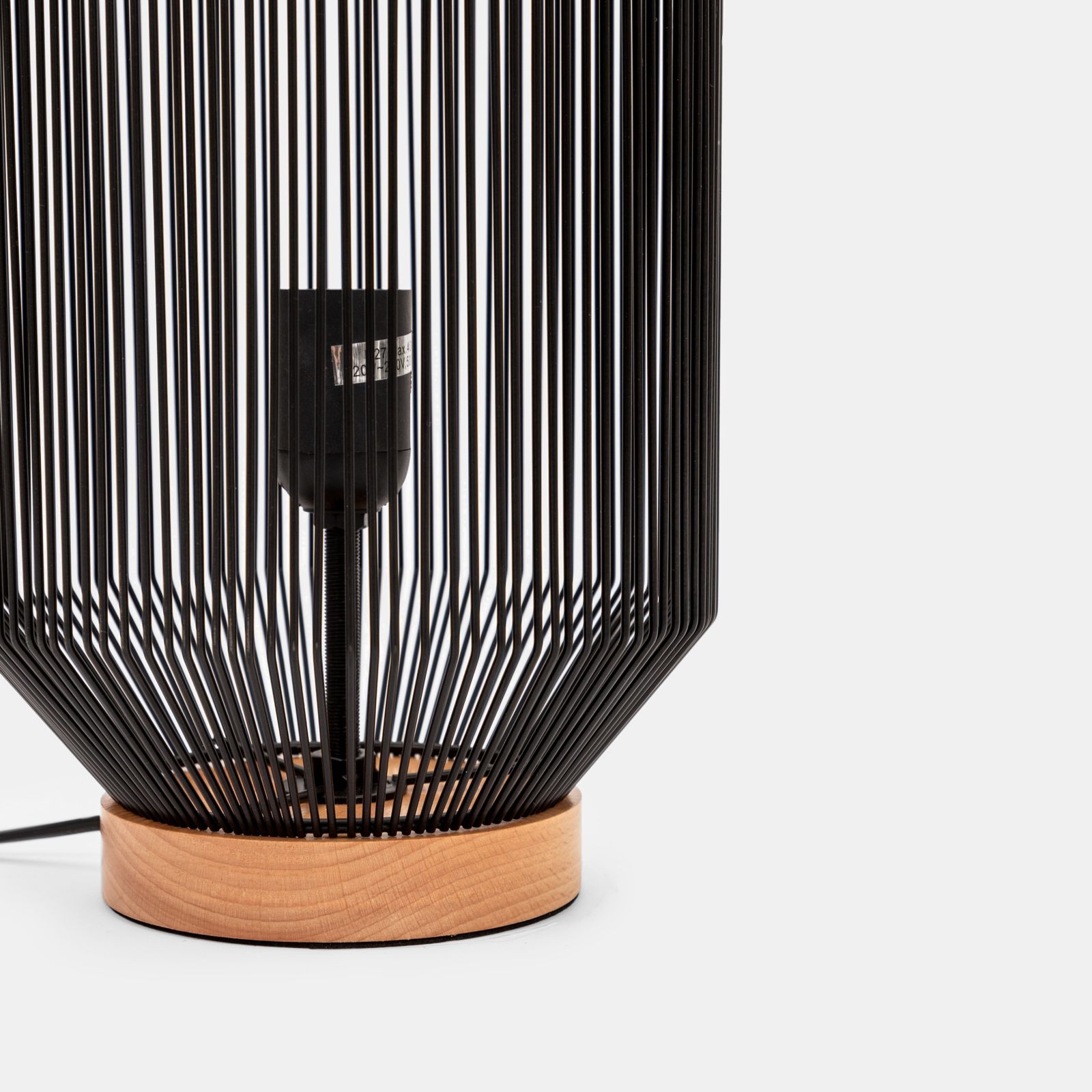 Lampada da tavolo Ø 21x43h cm in metallo nero e base in legno - Yuki