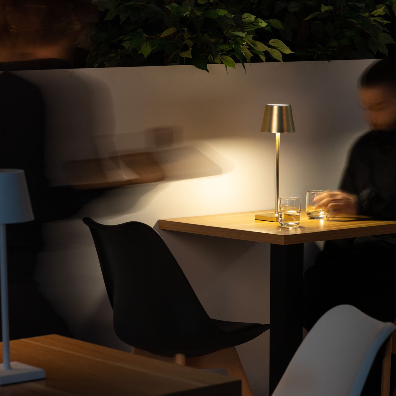 Lampada da tavolo portatile a LED 11x38h cm in alluminio oro - Mojito