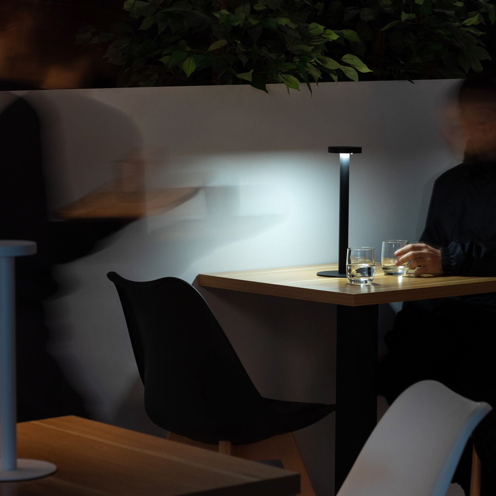 Lampada da tavolo portatile a LED 14x34h cm in alluminio nero - Fair