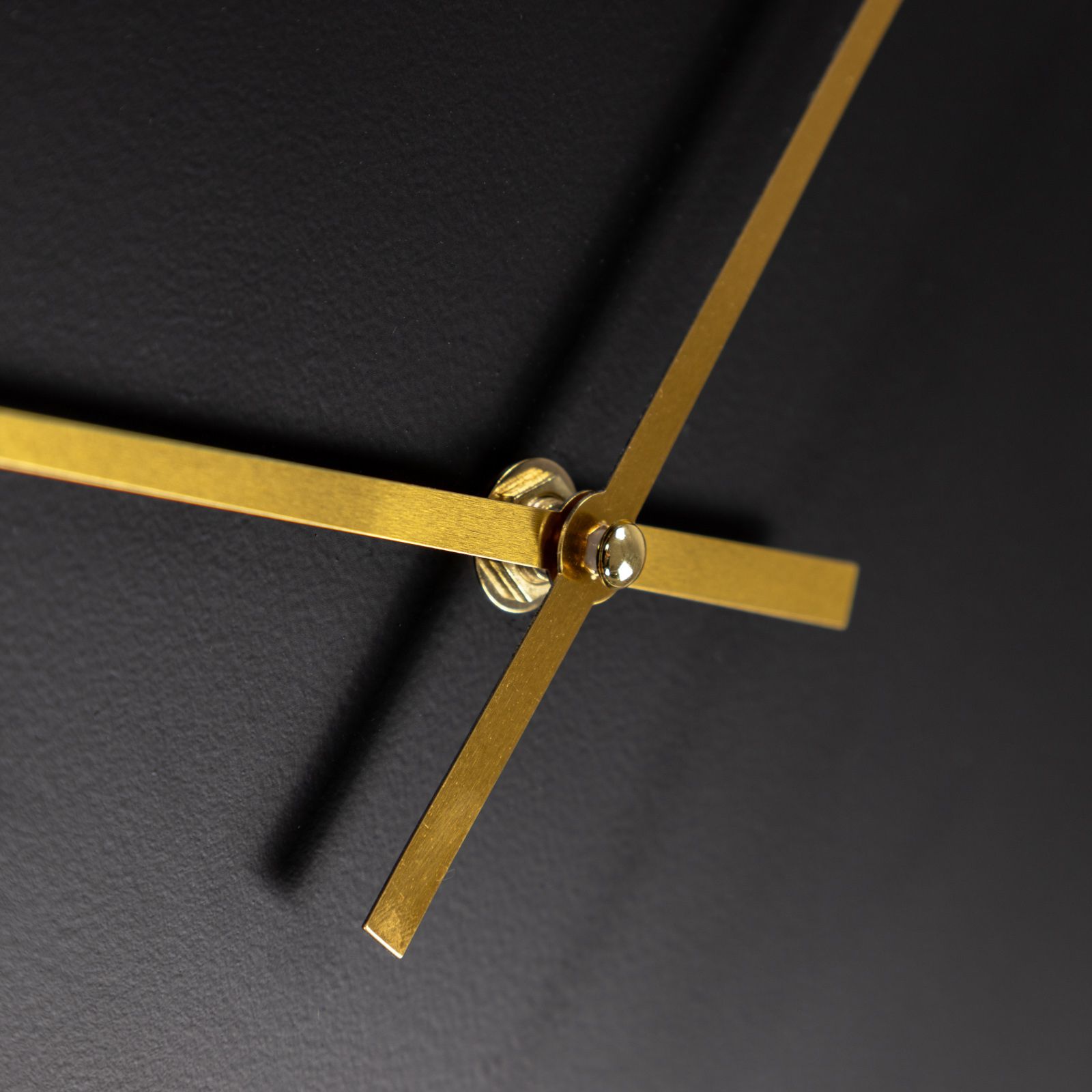 Orologio rotondo da parete in metallo quadrante effetto marmo cm Ø 51x –  Colly Shop