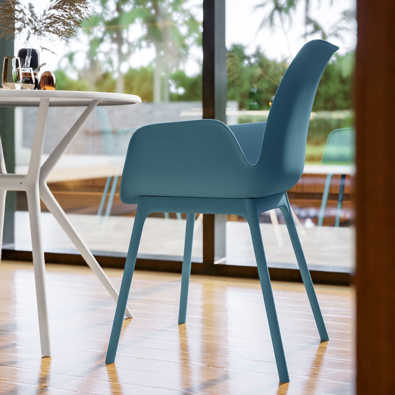 Poltrona in polipropilene blu Stormy