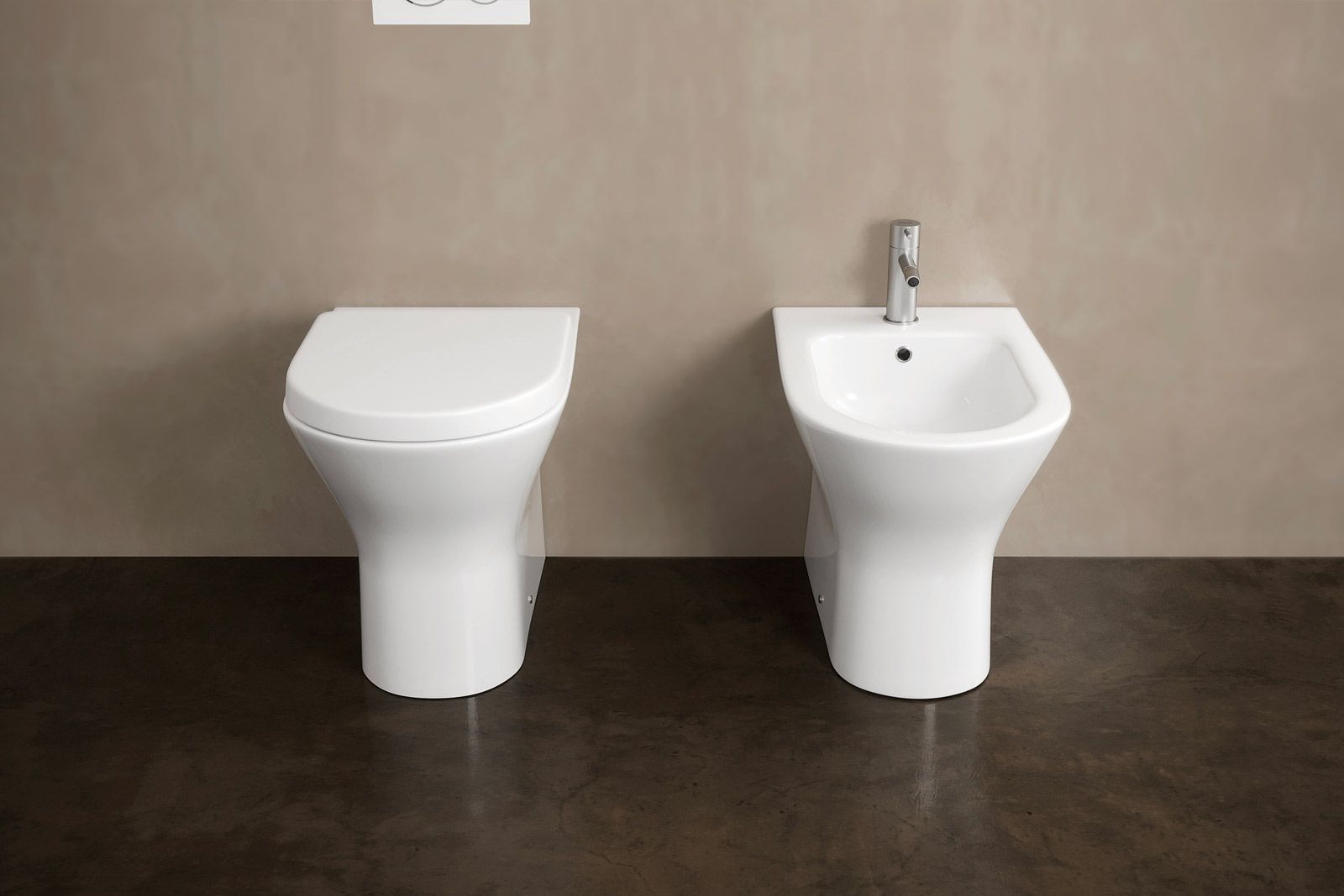 Sanitari filomuro in ceramica vaso rimless + bidet + copri wc avvolgente