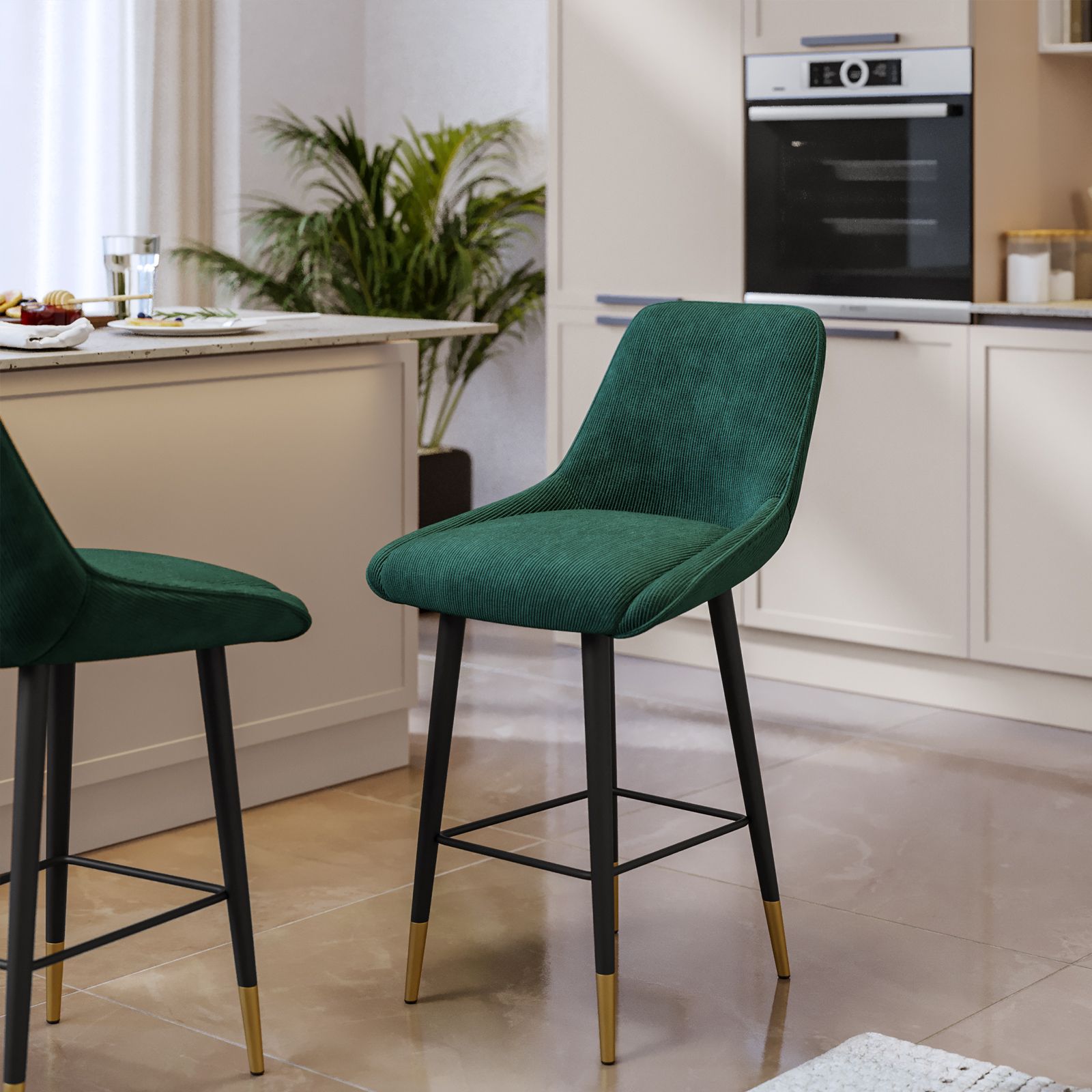 Set sgabelli imbottiti in velluto a coste verde e gambe nere e