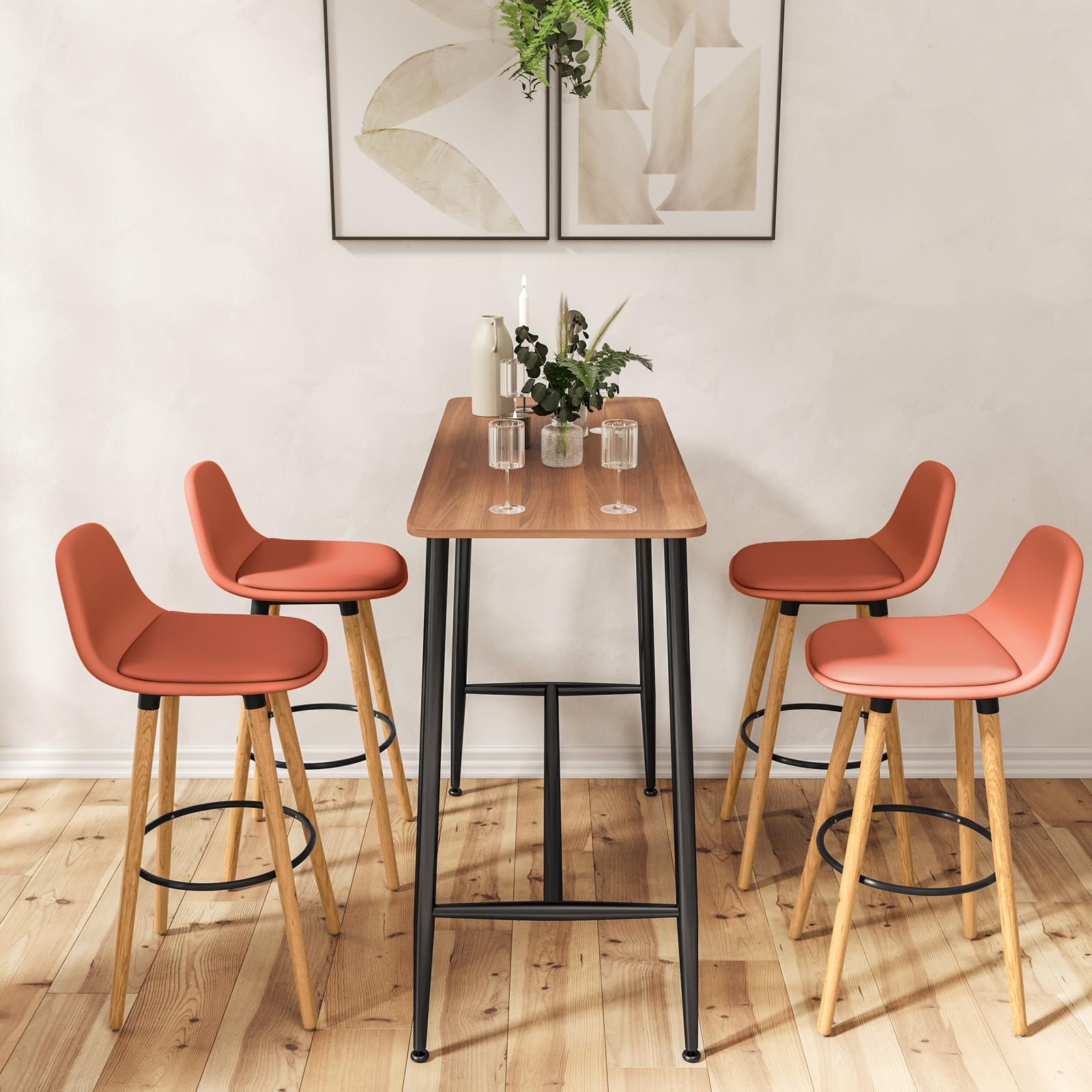 Set sgabelli con seduta in polipropilene terracotta con gambe in