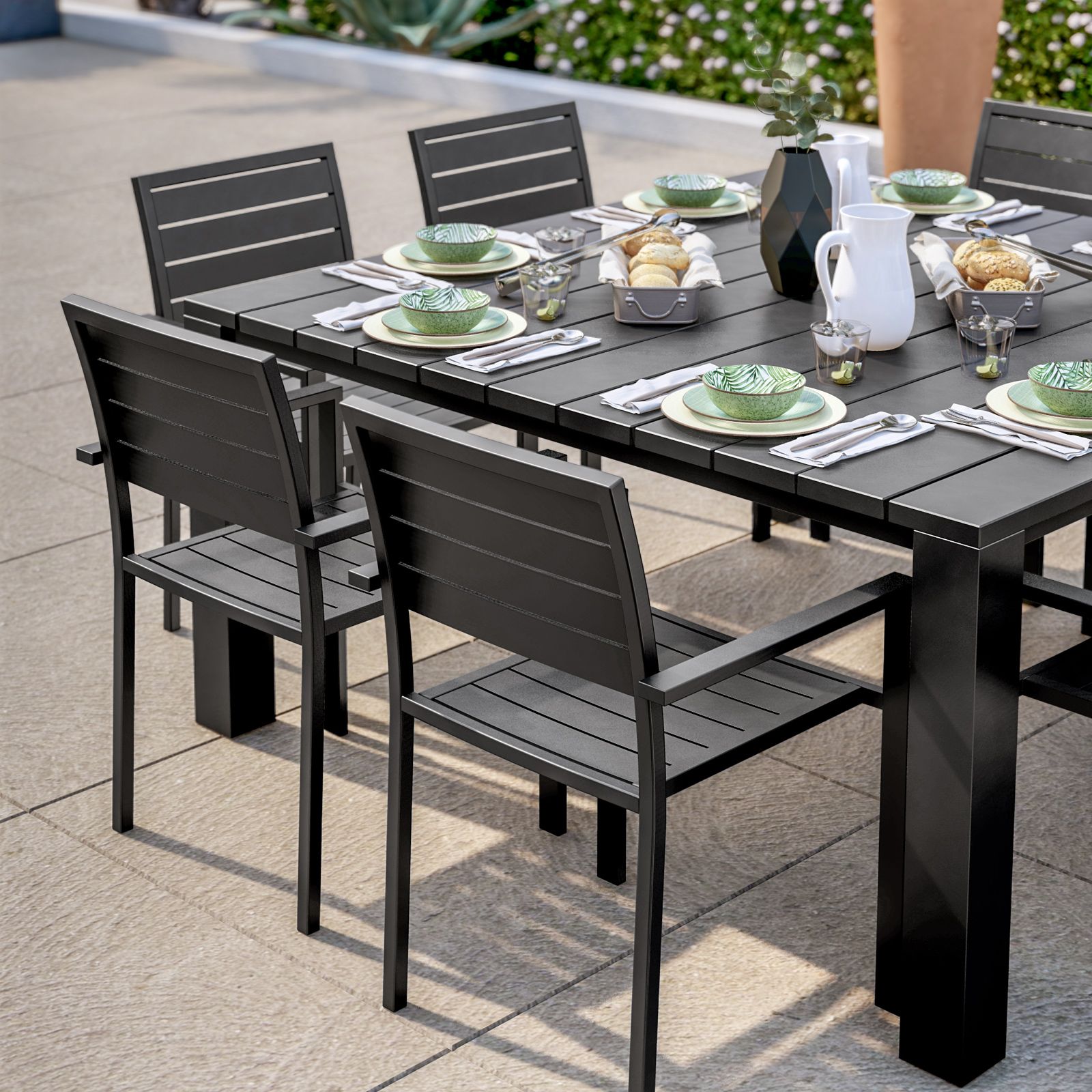 Set pranzo tavolo 160x160 cm e 8 sedie con braccioli a doghe in alluminio  antracite - Carioca