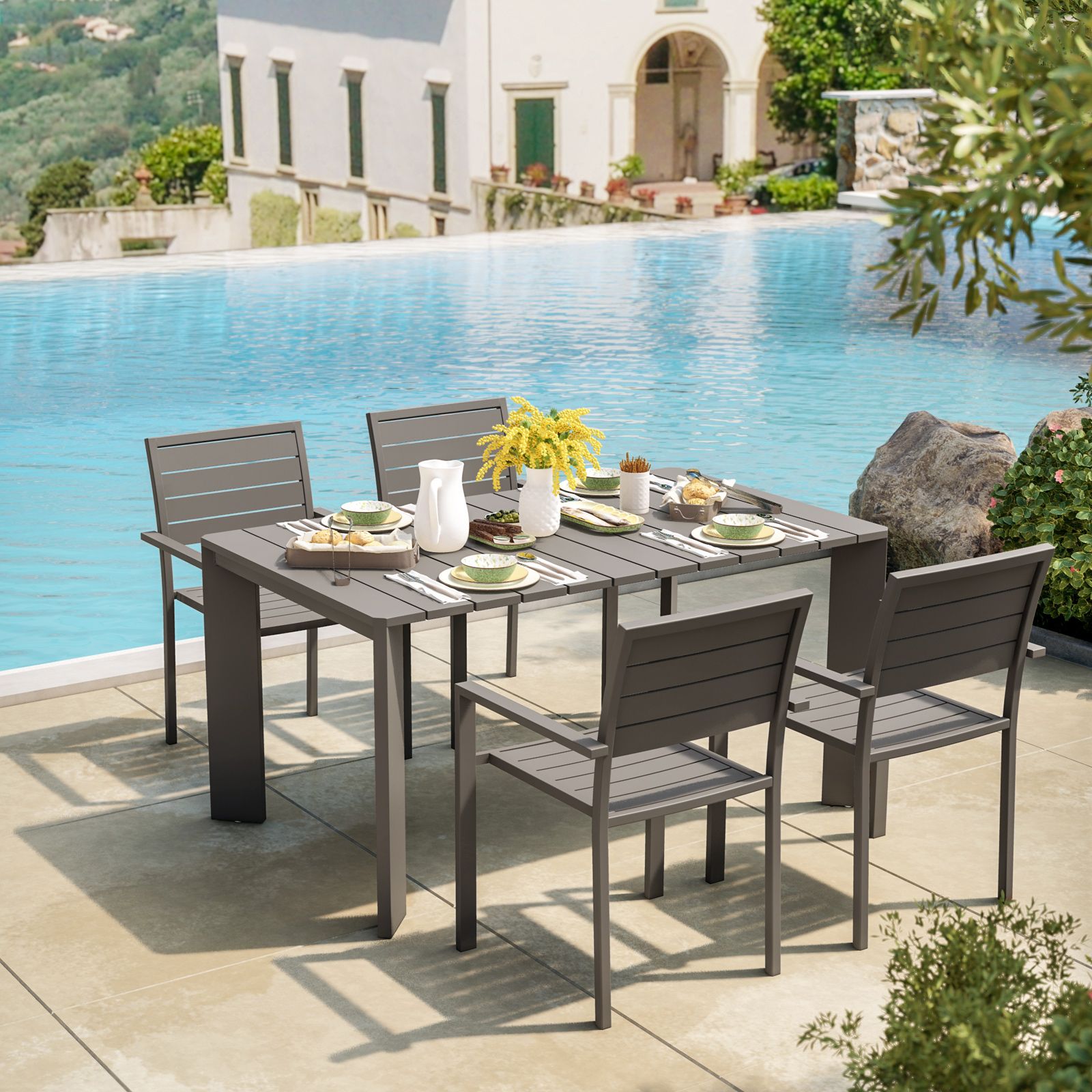 Set pranzo tavolo 150x90 cm e 4 sedie con braccioli a doghe in alluminio  tortora - Carioca