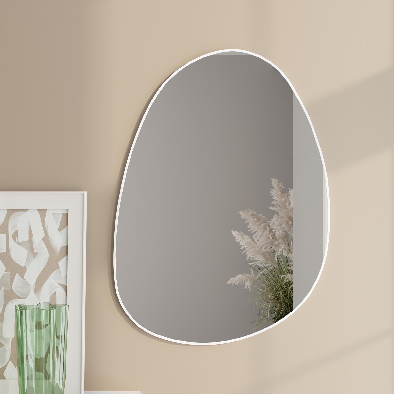 Specchio Da Parete Asimmetrico Con Cornice In Legno E Perline Bianche – 81x81 Cm, Design Organico