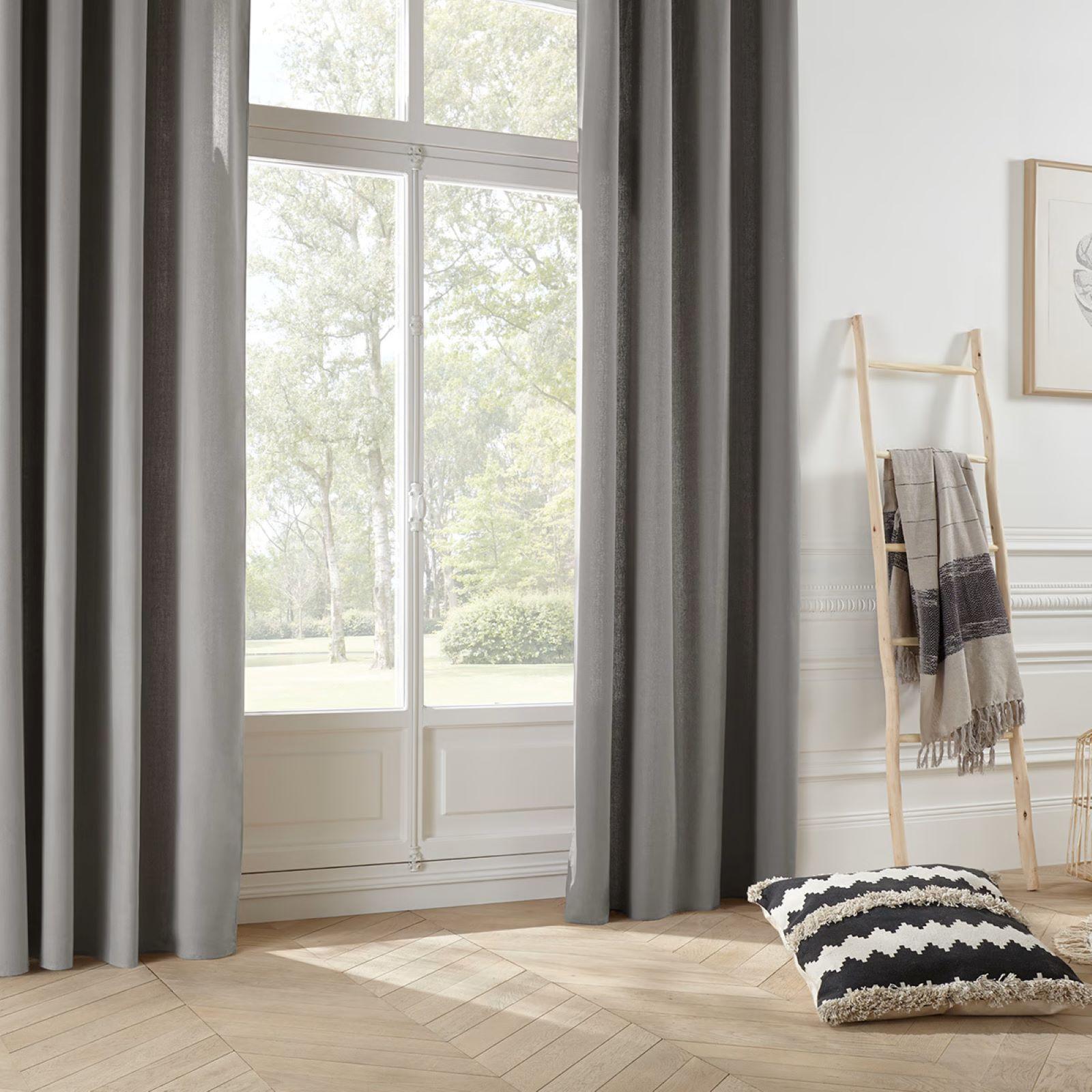 Tessuto Oscurante Portatile 200x145cm - Autoadesivo, Isolante Termico, Con Nastro A Strappo E Righello - Foto 5