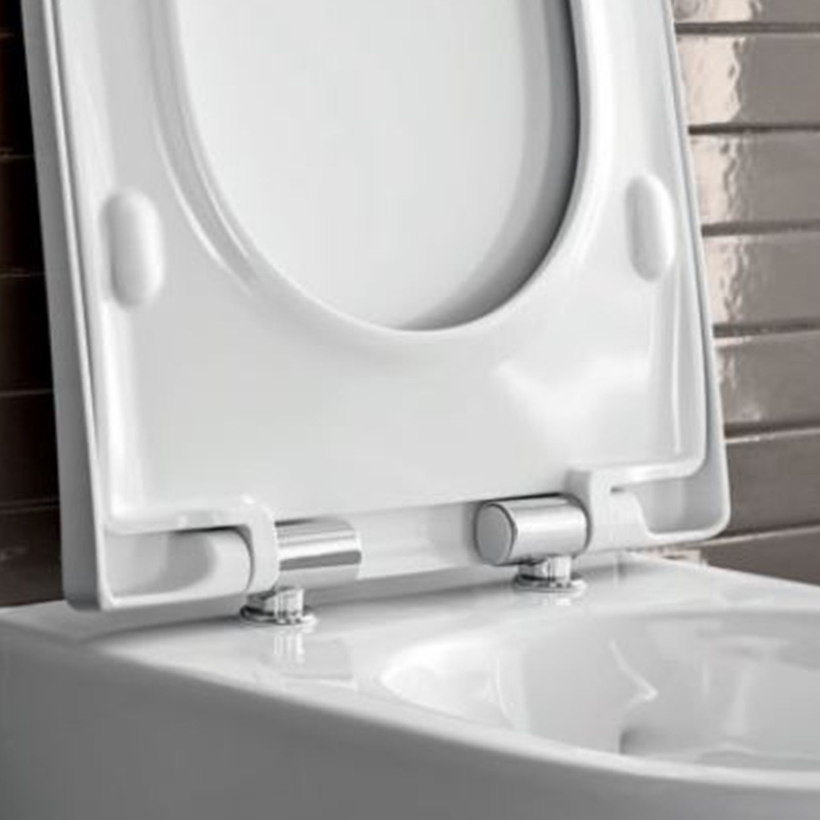 WC sospeso NT2039 senza brida - sedile in duroplast e chiusura con